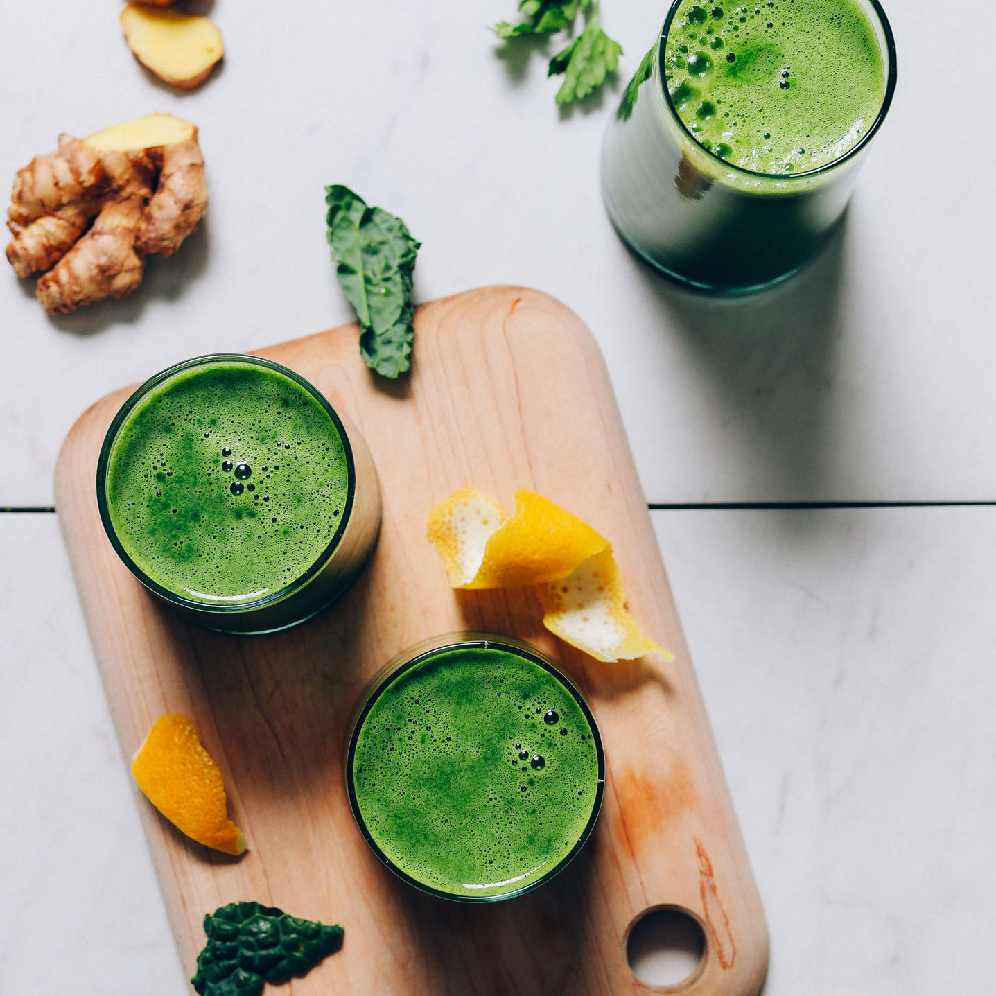 Rau cải xoăn hay còn gọi là kale xuất hiện trong khá nhiều món nước ép ngon miệng và bổ dưỡng.