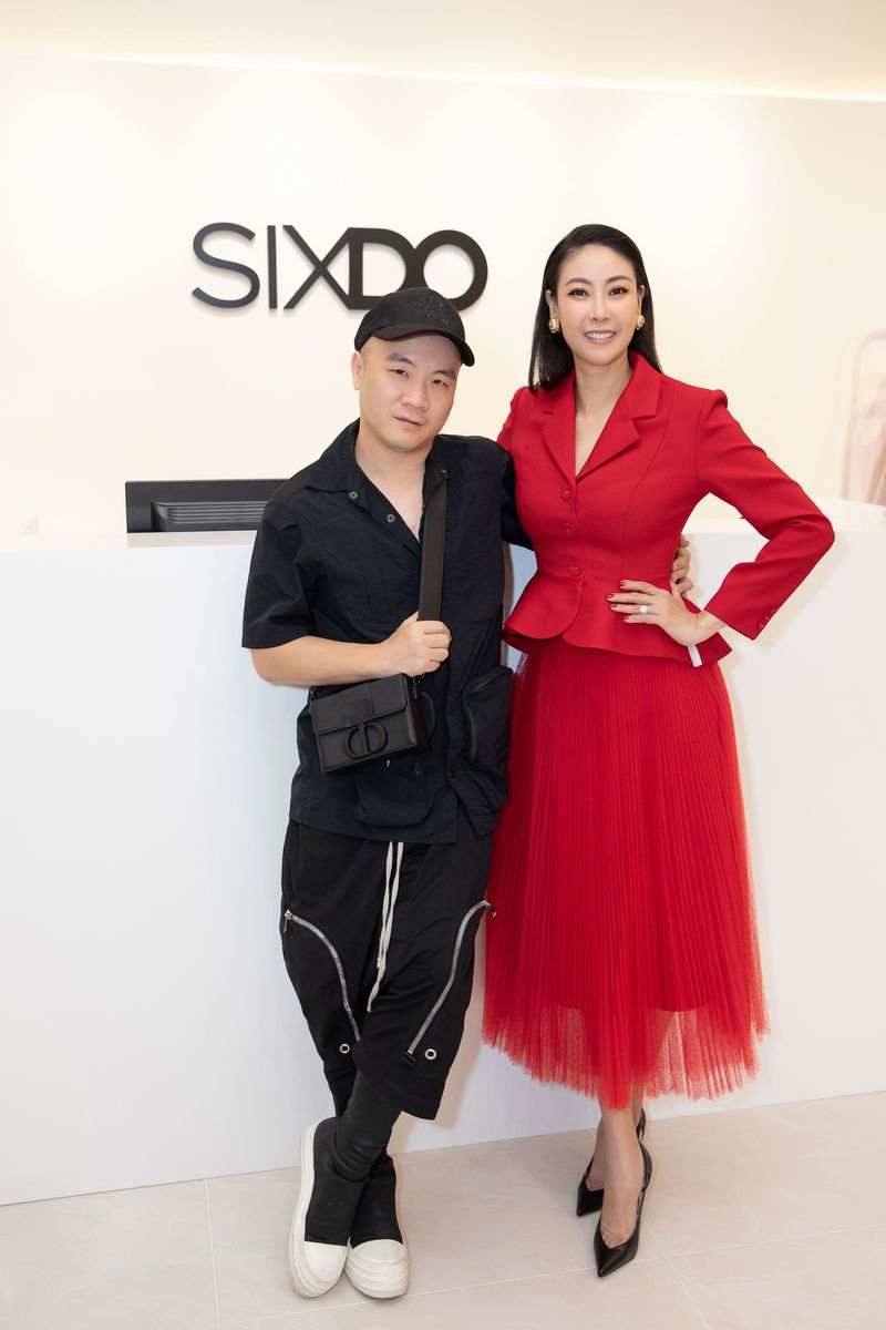 Hoa hậu Hà Kiều Anh trong trang phục dạ hội SIXDO