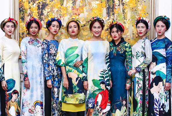 BST áo dài cưới bằng gấm của Thủy Nguyễn