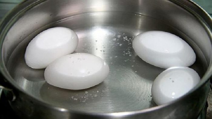 Luộc trứng không bị nứt - Mẹo nấu ăn ngon